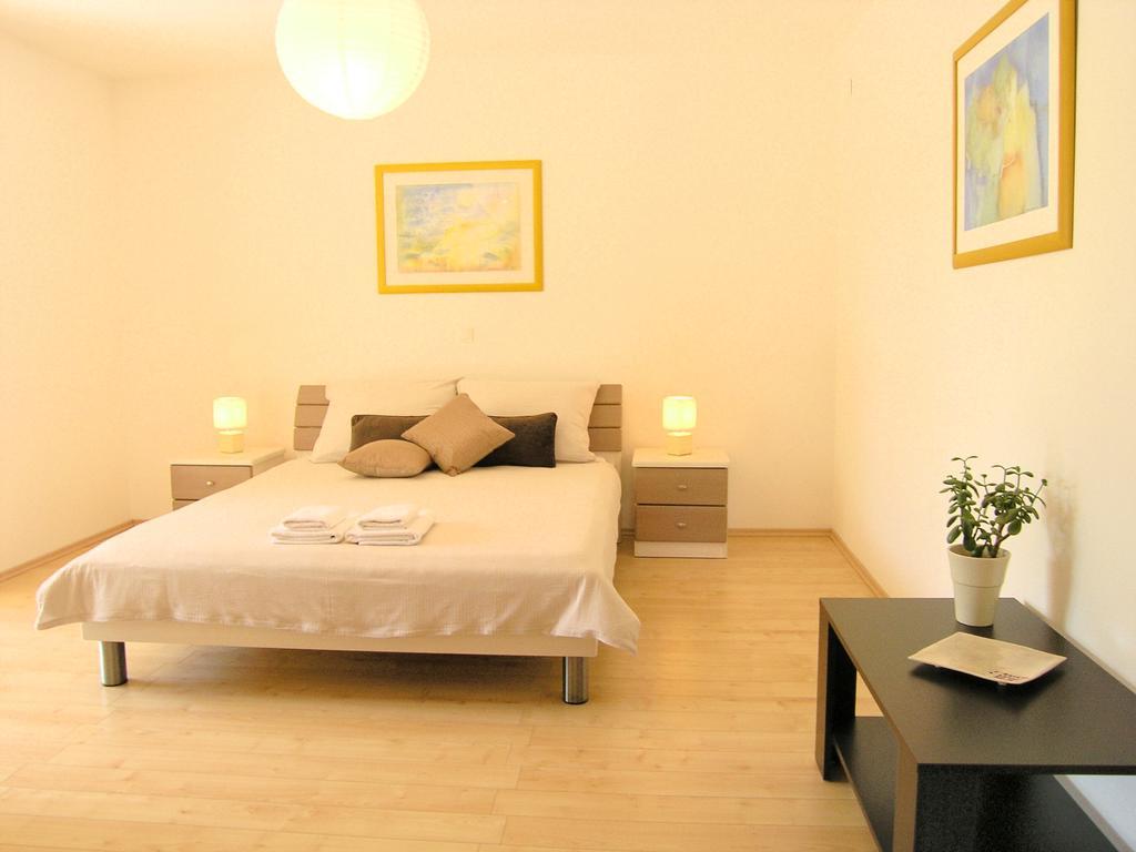 Apartments Dagmar Krk Town Esterno foto